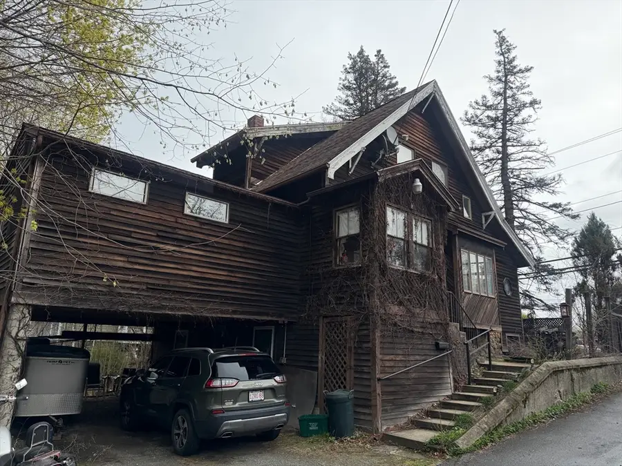 621 Sunderland Rd, Worcester, MA 01604 - #2