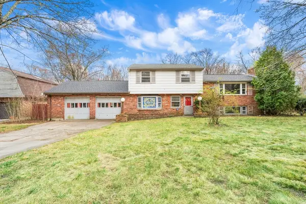 371 Village St, Medway, MA 02053