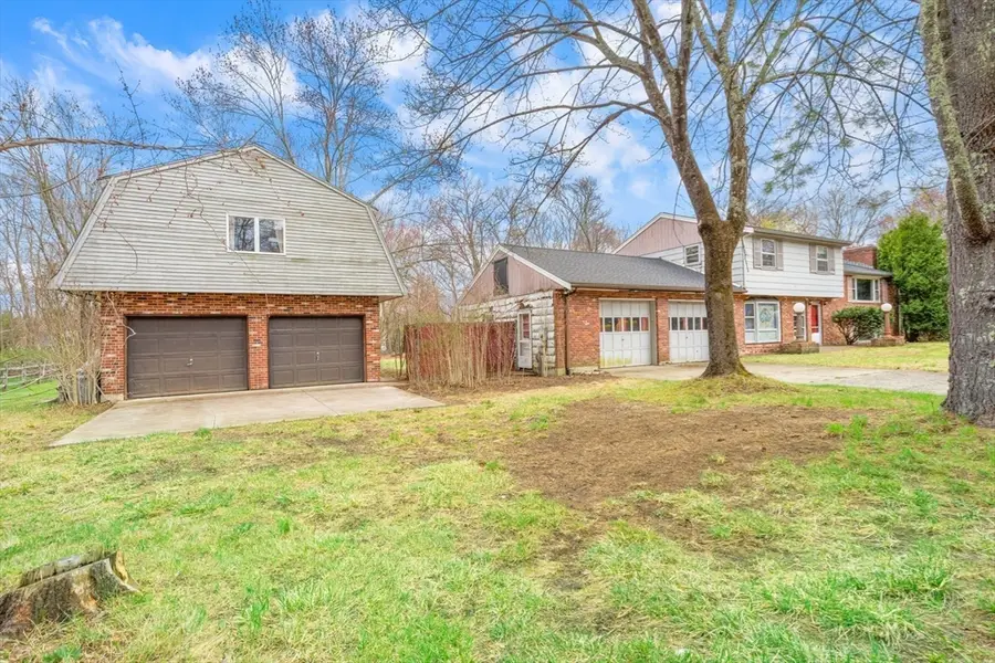 371 Village St, Medway, MA 02053 - #2