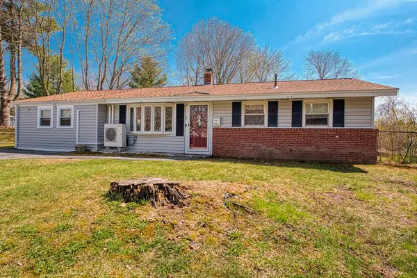 8 Braintree Ave, Brockton, MA 02302