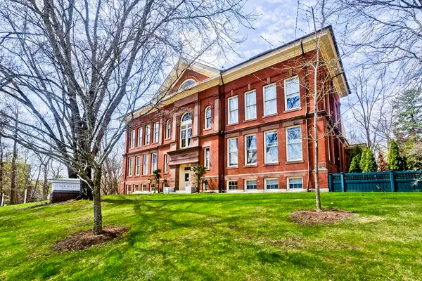 35 New South St #204, Northampton, MA 01060