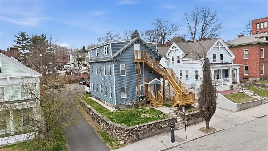 34 Irving St, Worcester, MA 01609 - #2