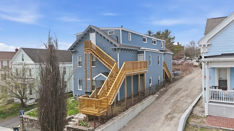 34 Irving St, Worcester, MA 01609 - #3