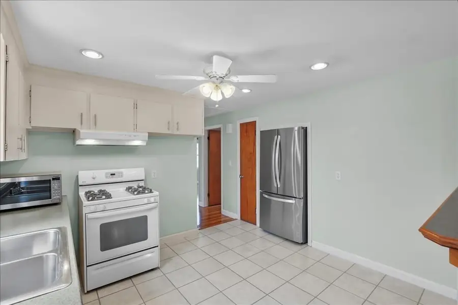 21 Gale Road, Weymouth, MA 02188 - #3