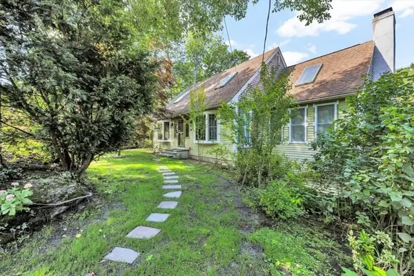 47 Galleon Dr, Falmouth, MA 02536