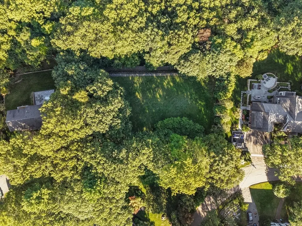 33 Boulder Rd, Wellesley, MA 02481 - #1