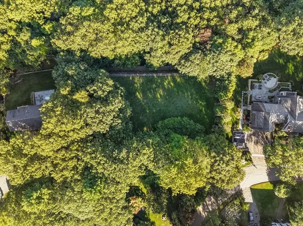 33 Boulder Rd, Wellesley, MA 02481