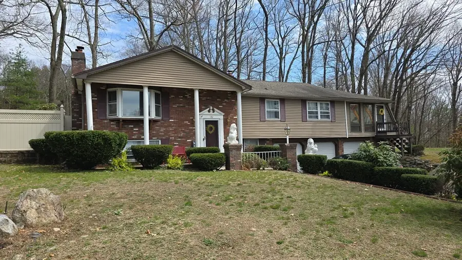 142 Marion Cir, Ludlow, MA 01056 - #2