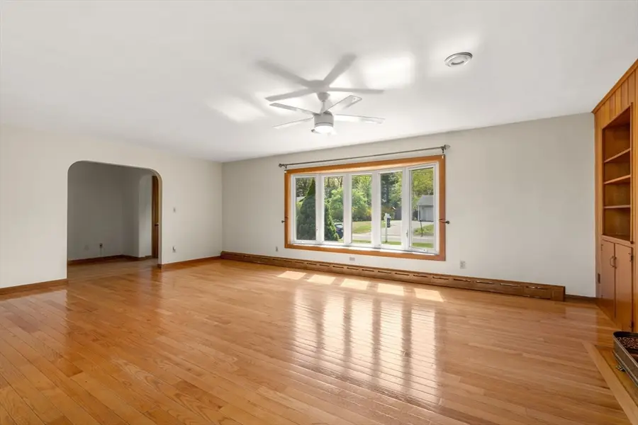 29 Llewellyn Drive, Westfield, MA 01085 - #3