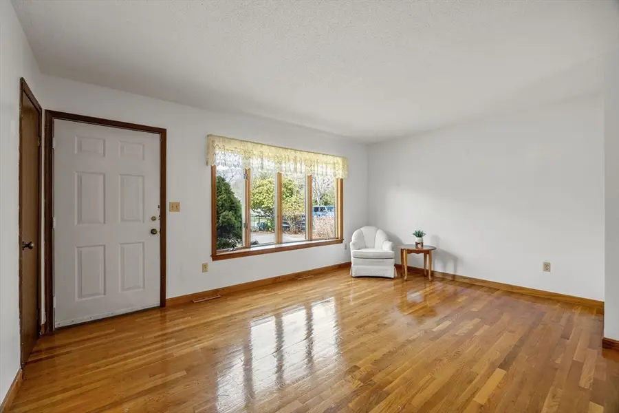 74 Grace Ct, Falmouth, MA 02536 - #3