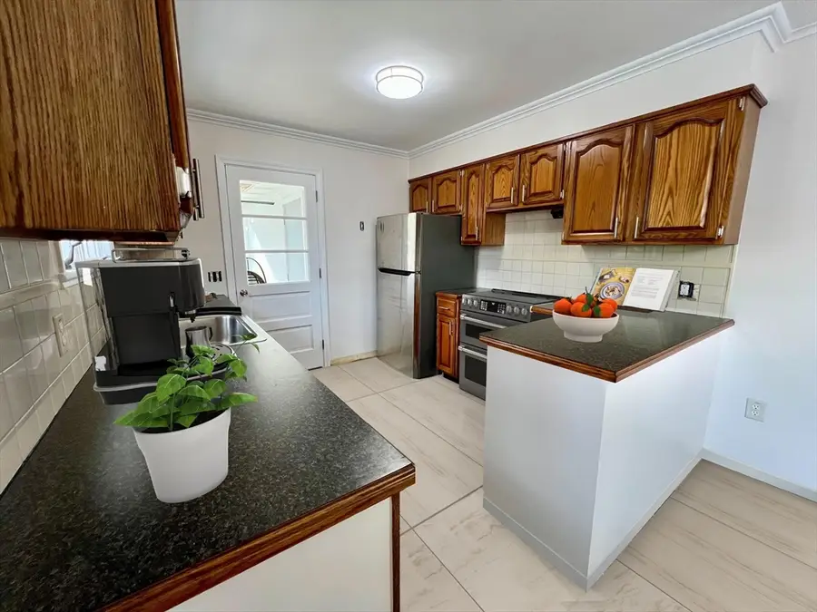 55 Parkerview St, Springfield, MA 01129 - #2