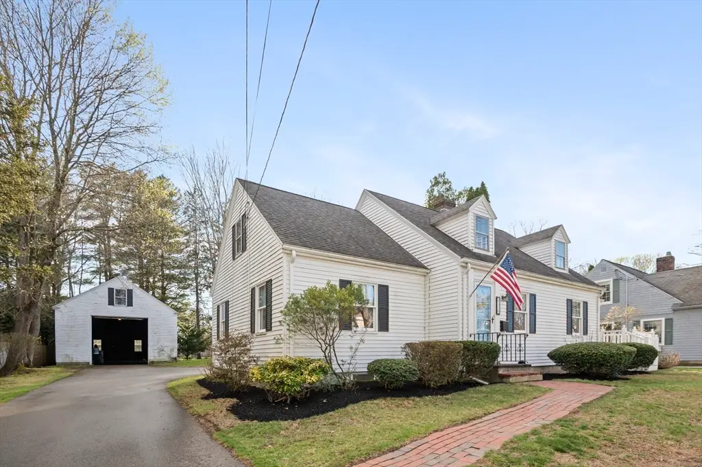 110 Linden St, Hamilton, MA 01982 - #1