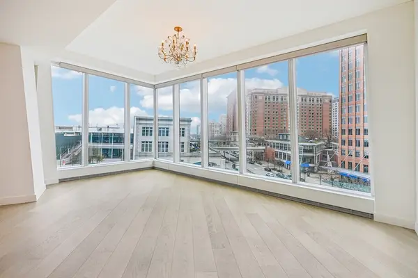 150 Seaport Blvd #6F, Boston, MA 02210