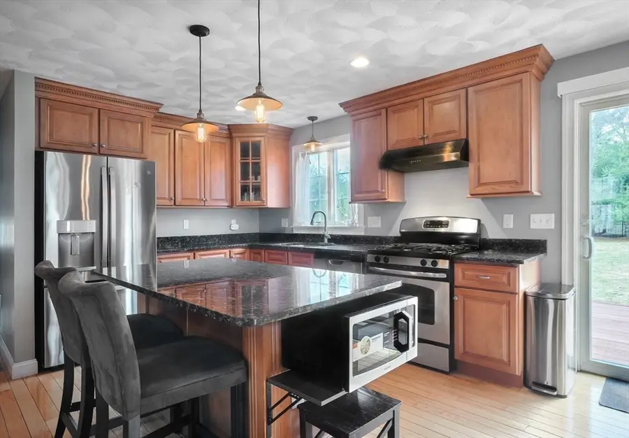 46 Ashwood Ave, Wilmington, MA 01887 - #3