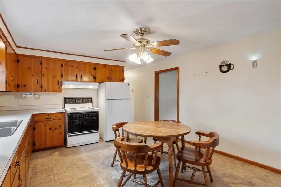 11 Cromie St, Clinton, MA 01510 - #2