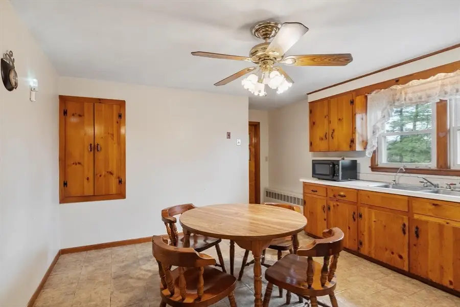 11 Cromie St, Clinton, MA 01510 - #3