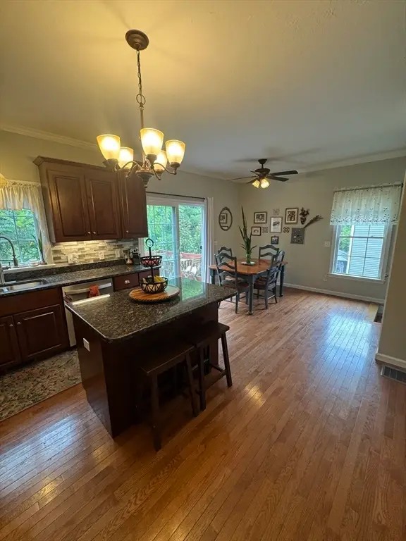 89 E Mountain St, Worcester, MA 01606 - #3