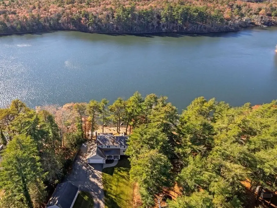 31 Larkspur Ln (pond Front), Plymouth, MA 02360 - #1