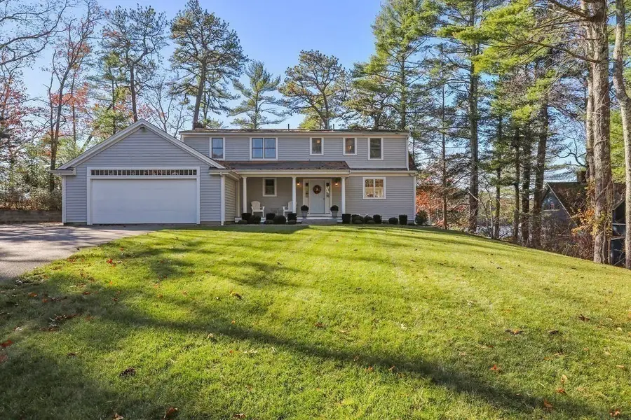 31 Larkspur Ln (pond Front), Plymouth, MA 02360 - #3