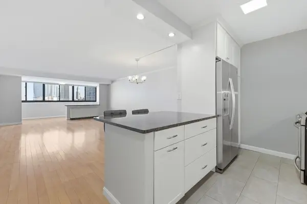 9 Hawthorne Place #11J, Boston, MA 02114