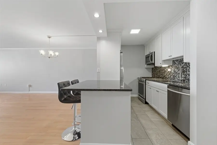 9 Hawthorne Place #11J, Boston, MA 02114 - #3