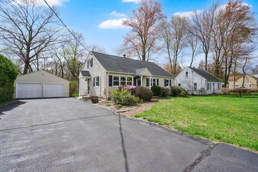 208 School St, Agawam, MA 01001 - #3