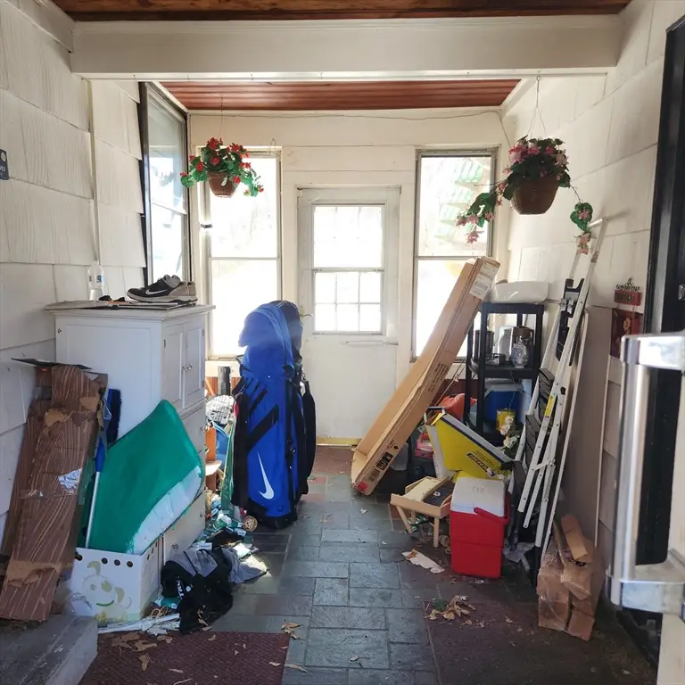 514 Dewey St, West Springfield, MA 01089 - #3