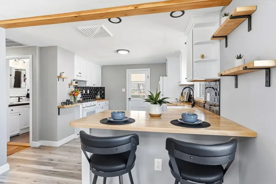 85 Riverbank Rd, Saugus, MA 01906 - #2