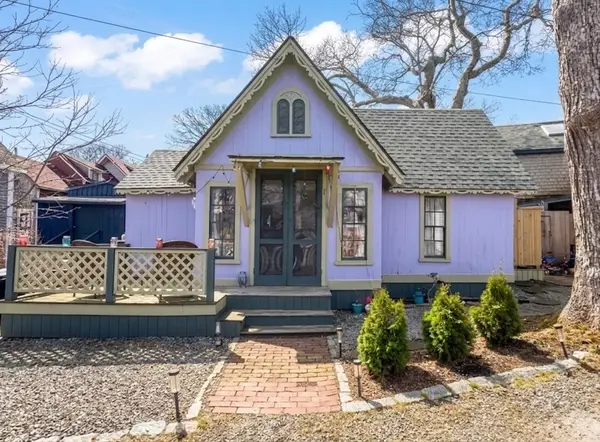 1 Pease Avenue, Oak Bluffs, MA 02557