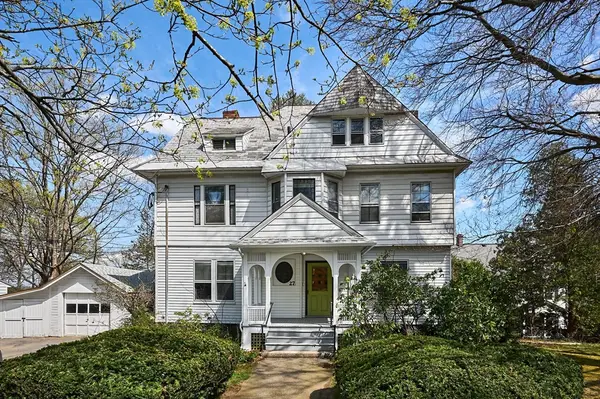 27 Crescent Street, Northampton, MA 01060