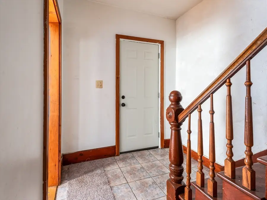 549 Cambridge St, Worcester, MA 01610 - #3