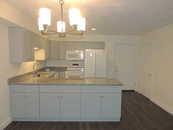 28 Greenleaves Drive #804, Amherst, MA 01002