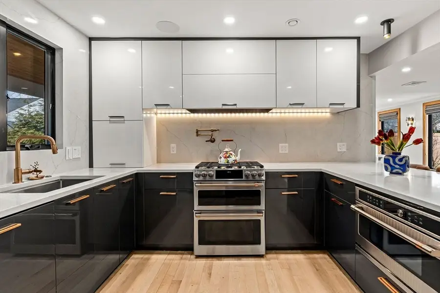 581 Saw Mill Brook Parkway, Newton, MA 02459 - #3