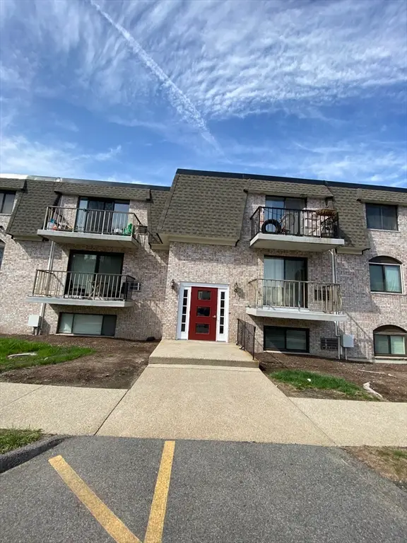 40 High St #308, Dedham, MA 02026