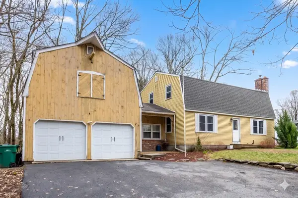 27 Newcomb Rd, Westminster, MA 01473