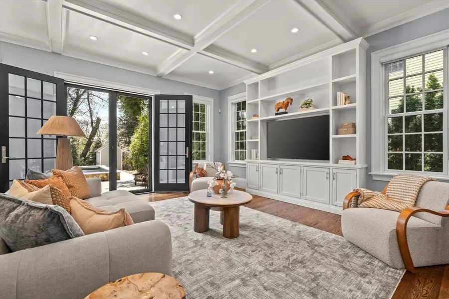 8 Beresford Road, Chestnut Hill, MA 02467 - #3