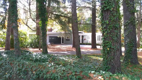 21 Brackenbury Ln, Beverly, MA 01915