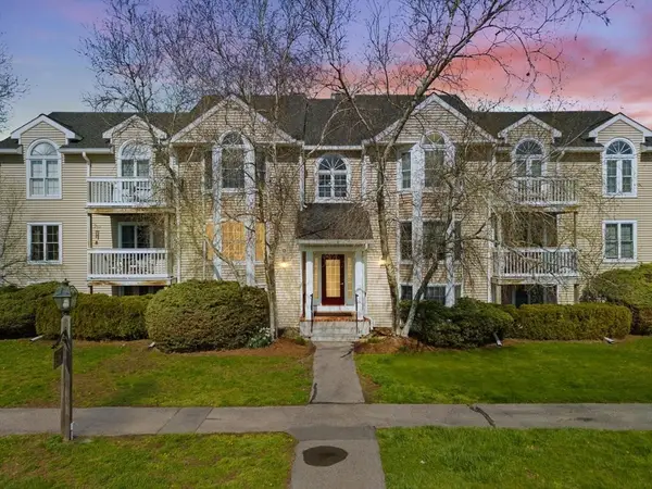 1607 Carriage Ln #1607, Taunton, MA 02780