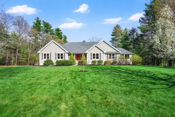 4 Deer Run, Holyoke, MA 01040