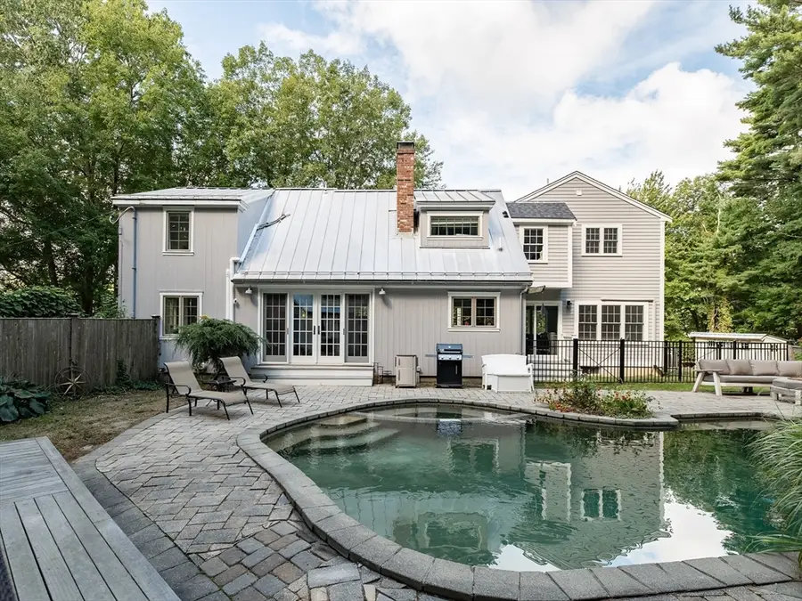 677 Temple St, Duxbury, MA 02332 - #2