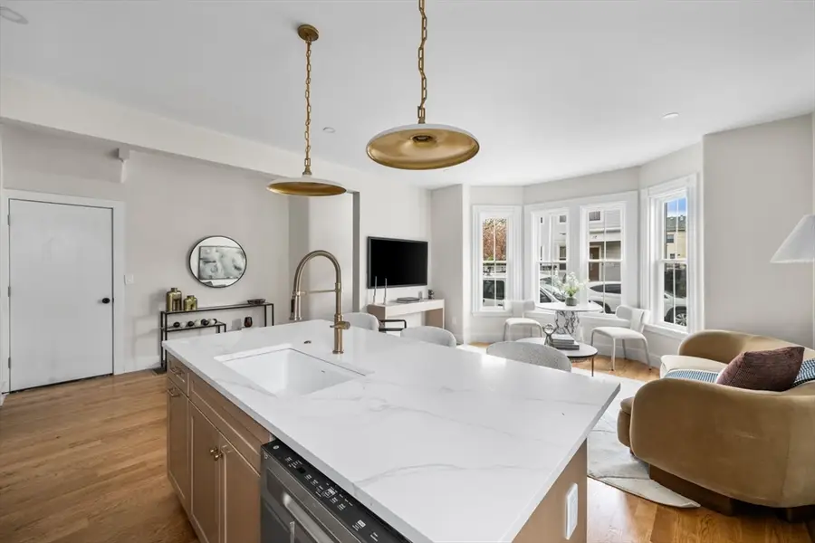 14 Harbor View St #1, Boston, MA 02125 - #2