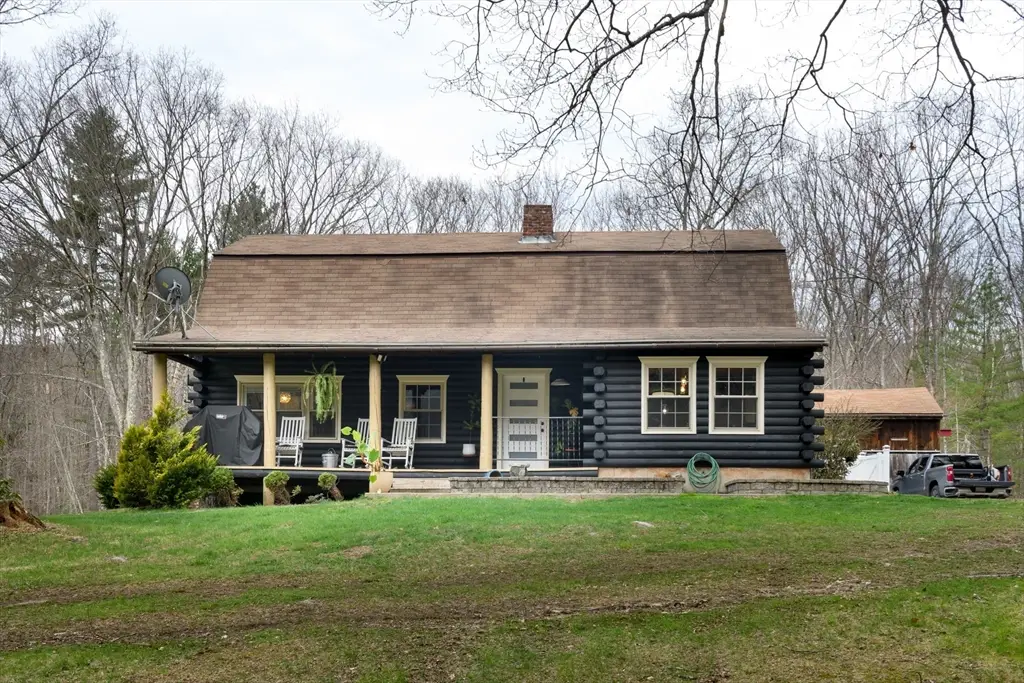 2700 Greenwich Rd, Hardwick, MA 01082 - #1