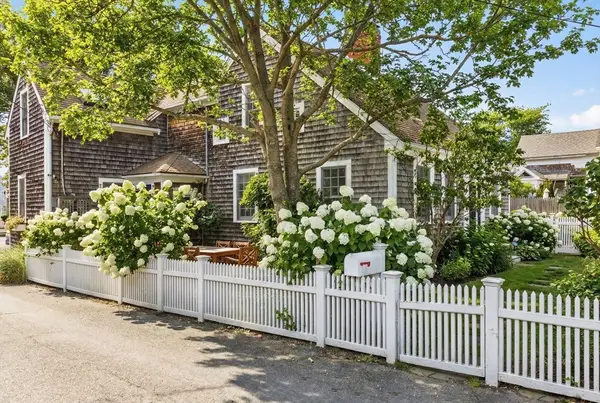 1 Atlantic Ave, Provincetown, MA 02657