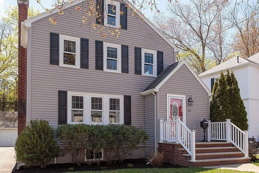 19 Wildwood Rd, Medford, MA 02155 - #3