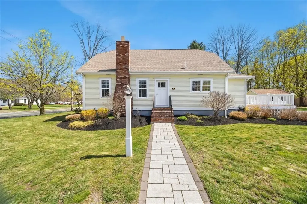 8 Hillside Ave, West Bridgewater, MA 02379 - #1