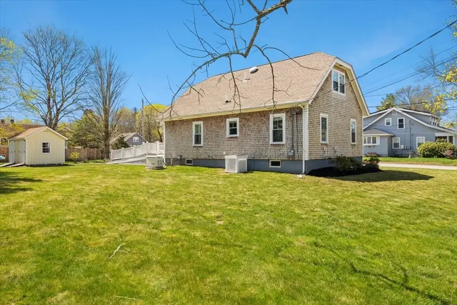 8 Hillside Ave, West Bridgewater, MA 02379 - #3