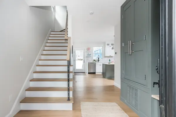 10 Gordon Rd, Arlington, MA 02474