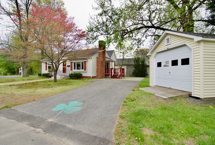 878 Berkshire Ave, Springfield, MA 01151 - #2