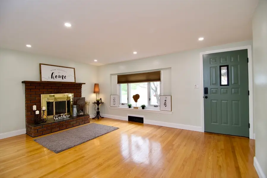 878 Berkshire Ave, Springfield, MA 01151 - #3