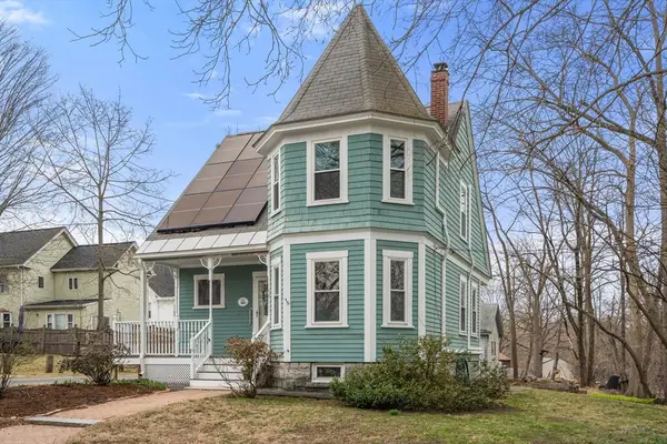 58 Church St, Chelmsford, MA 01863